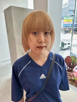 ショート カラー 中山 まどかのヘアスタイル