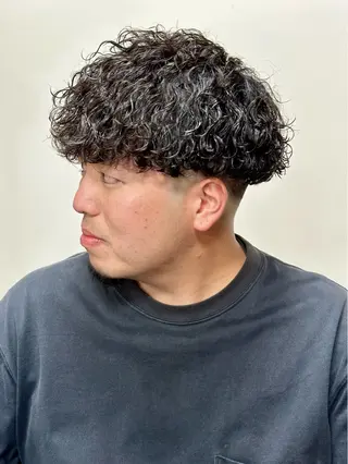 ショート SWELL-WHITE-所属・緒方 翔英のヘアスタイル