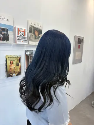 ロング カラー YUEN イシイ アミのヘアスタイル