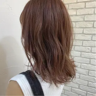 ミディアム CHIC 岩下真衣のヘアスタイル