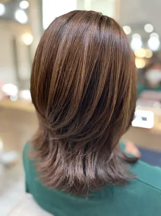 ミディアム レイヤーカット・ 縮毛矯正 星野のヘアスタイル