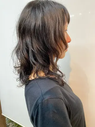 ミディアム 桑原 菜摘のヘアスタイル