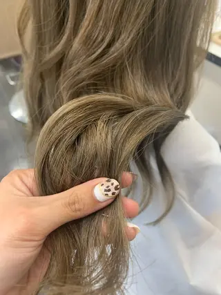 ロング 村山 佳穂のヘアスタイル