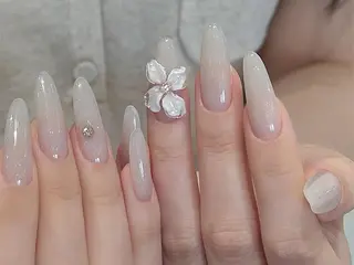 ネイル 🦋 Queenieのネイルデザイン