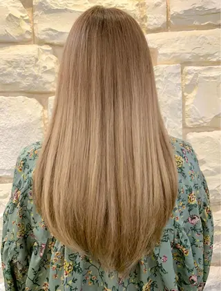 ロング 石原 姫菜のヘアスタイル