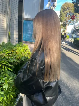 ロング カラー モモカ/ハイトーン /バレイヤージュのヘアスタイル