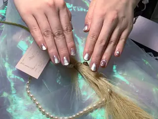 ネイル pink ladyサロン所属・べ にのネイルデザイン