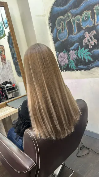 ロング 成安 雪菜のヘアスタイル