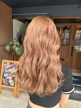 ロング ヒナ子🦋 ブリーチカラーのヘアスタイル