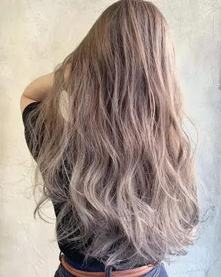 ロング カラー N° aria 三軒茶屋のヘアスタイル