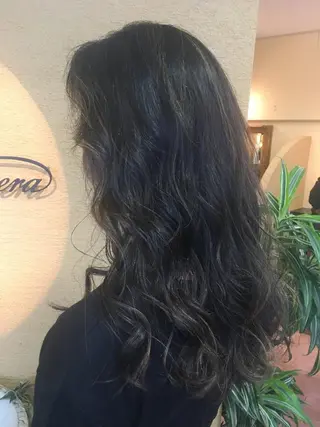 ロング 松原 美香のヘアスタイル