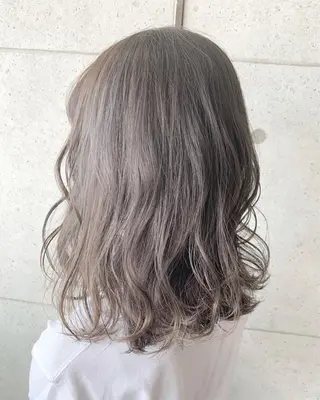 ミディアム カラー 福森 みずきのヘアスタイル