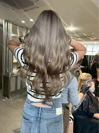 ロング カラー 𝑲𝒊𝒏𝒈 𝑴𝒂𝒚𝒖🌺のヘアスタイル