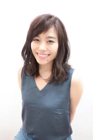 セミロング 小林 伊織のヘアスタイル