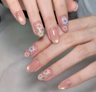 ネイル Pure&Rich Nailのネイルデザイン