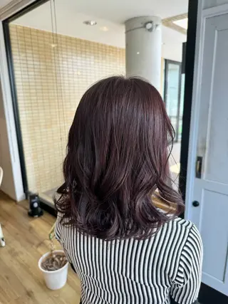 セミロング カラー ツキダテ ユイのヘアスタイル