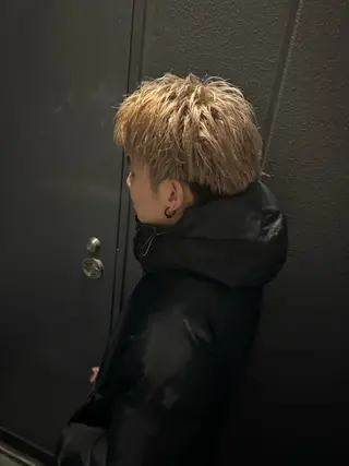 カラー メンズ ブリーチ 心斎橋店所属・メンズ特化美容師 花原雅人のヘアスタイル