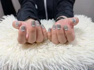 ネイル 須藤 紗彩の眉毛・アイブロウイメージ