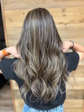 ロング Welila by haku所属・Yuuki ウェリラバイハクのヘアスタイル