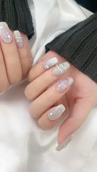 ネイル 中山 梨花のネイルデザイン