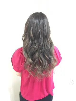 ロング ヤマグチ ヒカルのヘアスタイル