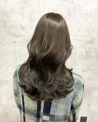 セミロング エクステ・レイヤ ーカットLay.のヘアスタイル