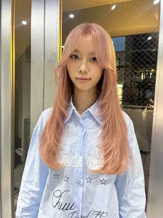 ロング カラー ミルクティーベージュ ブリーチ　清水ひとみのヘアスタイル