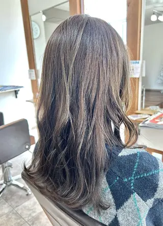 セミロング カラー halo hair所属・澤江 翔吾のヘアスタイル