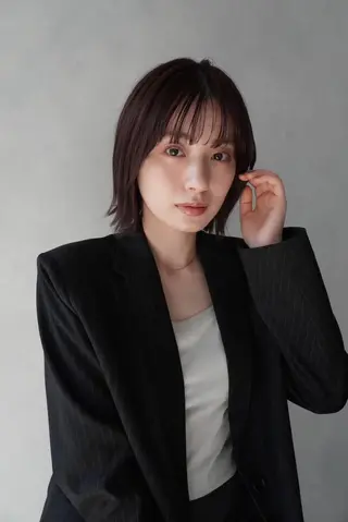 ミディアム カラー CEINE loqのヘアスタイル