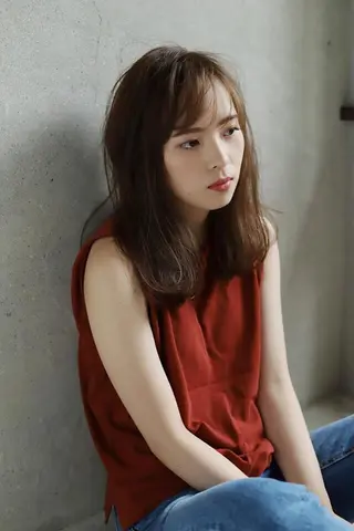 セミロング さの あやねのヘアスタイル