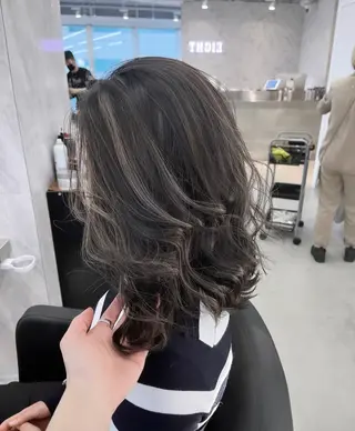 ミディアム karin💋海外 バタフライカットのヘアスタイル