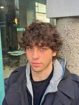 ミディアム カラー パーマ ヘアアレンジ メンズ 透明感/艶髪矯正 🪐takushiのヘアスタイル