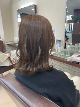 ミディアム カラー HIKARI🐈‍⬛ レイヤー×デザインのヘアスタイル