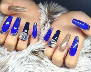 ロング Li'leaNail AINAのネイルデザイン