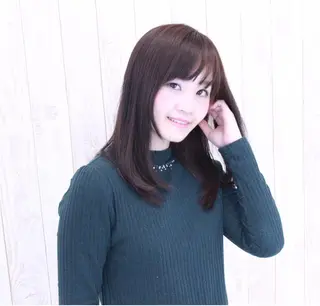 セミロング 伊藤 裕貴のヘアスタイル