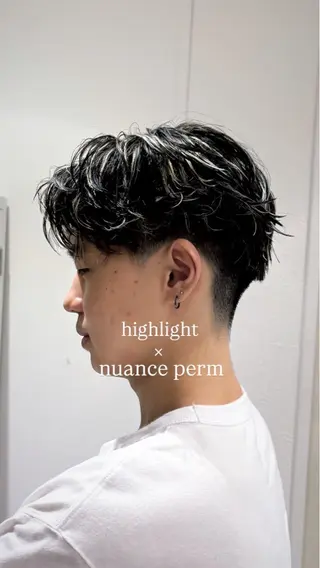 カラー パーマ メンズ 山本 拓実のヘアスタイル