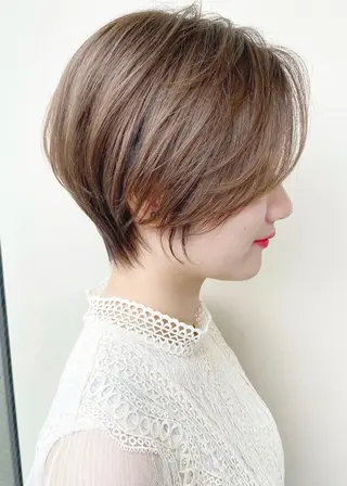 ショート カラー 伊奈 航平のヘアスタイル