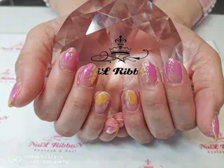 ネイル ネイルリボン 受付スタッフのネイルデザイン