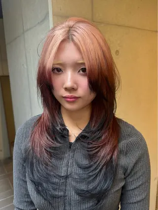 ロング カラー だいち/ブリーチ/ レイヤーカットのヘアスタイル