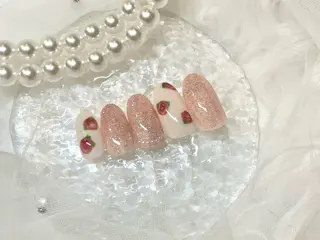 ネイル エミラボーテ 心斎橋店所属・ODA HIMARIのネイルデザイン