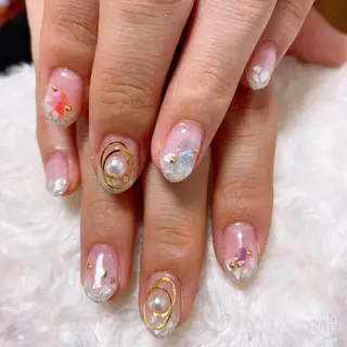 ネイル The Best Beauty受付担当のヘアスタイル