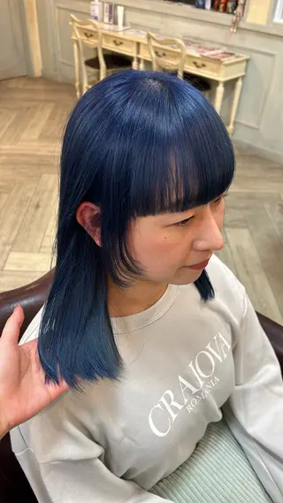 セミロング カラー アオバ / ハイトーンカラーのヘアスタイル