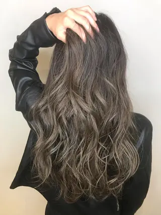 セミロング カラー AMI Hair  supply所属・髪質改善カラー 韓国風レイヤーのヘアスタイル