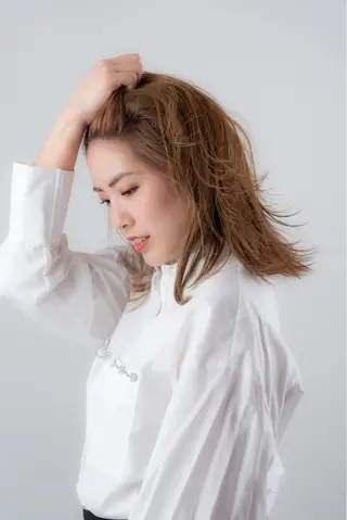 セミロング 勝沼 佑季のヘアスタイル