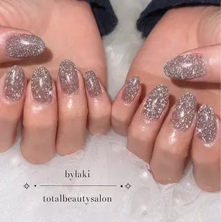 ネイル bylaki🌈 RENAのネイルデザイン