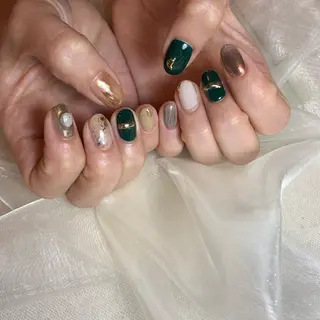 ネイル repos~ルポ~所属・里見 麗のネイルデザイン