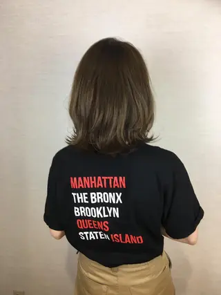 ミディアム ブリーチなしダブル/ レイヤーカット 小棹のヘアスタイル