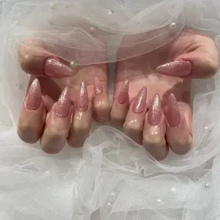 ネイル マシェリローズ所属・Macherie Roseのネイルデザイン