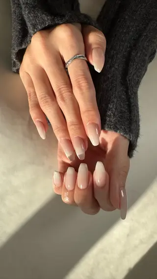 ネイル umi 🩵🤍のネイルデザイン