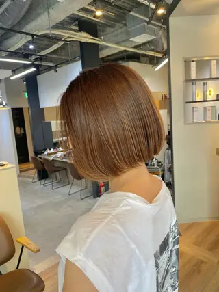 ショート カラー 白髪ぼかしハイライト ／レイヤー中島啓太のヘアスタイル